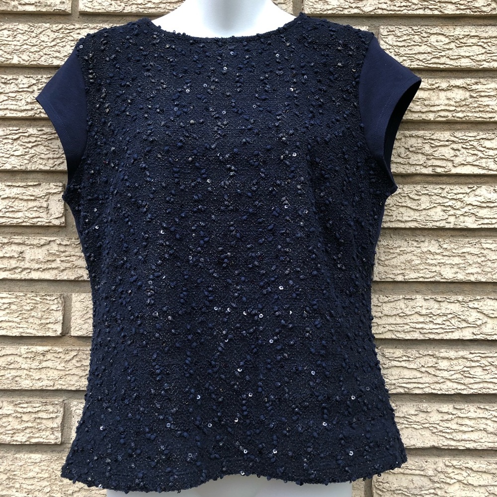 The limited navy shirt size M